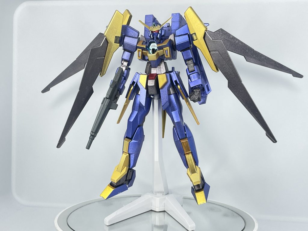 皆さんご存知ドラグナーのファルゲンマッフカラーリングしてるガンダムAGE-2ノーマル