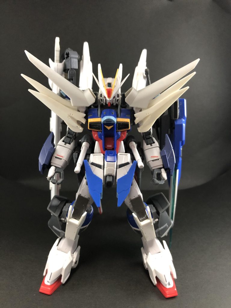 正面。最初は塗装に挑戦しようと思っていたのですが、塗装途中でブンドドしてたらなんかこれでいいやって思ってしまいました。