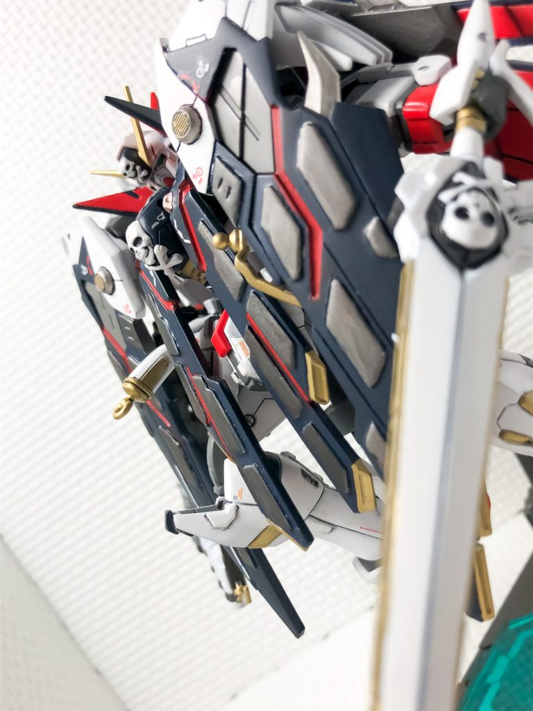 人にプレゼントする用に、各部の補強や、重りでの重心の調整など普段やらない事も多く大変でしたが、無事完成できて良かったです。