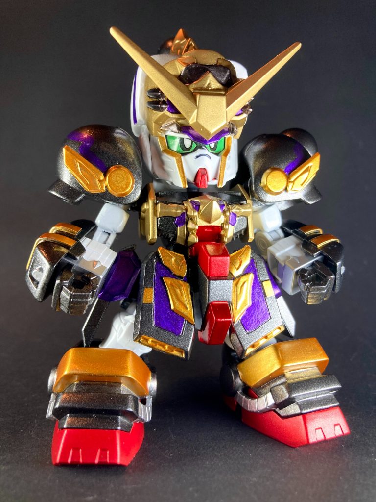 ボルトガンダムらしいマッスル体型を再現しつつ創傑伝らしい装飾を盛り込んでいく造形作業は結構大変でしたが、最終的にはカラーリングも相まってそれっぽい雰囲気に仕上げる事が出来て良かったです。何よりも立体化に恵まれなかった許褚をこうして再現出来た事がギ・クラスタとしては冥利に尽きる思いで、とても楽しい経験となりました。