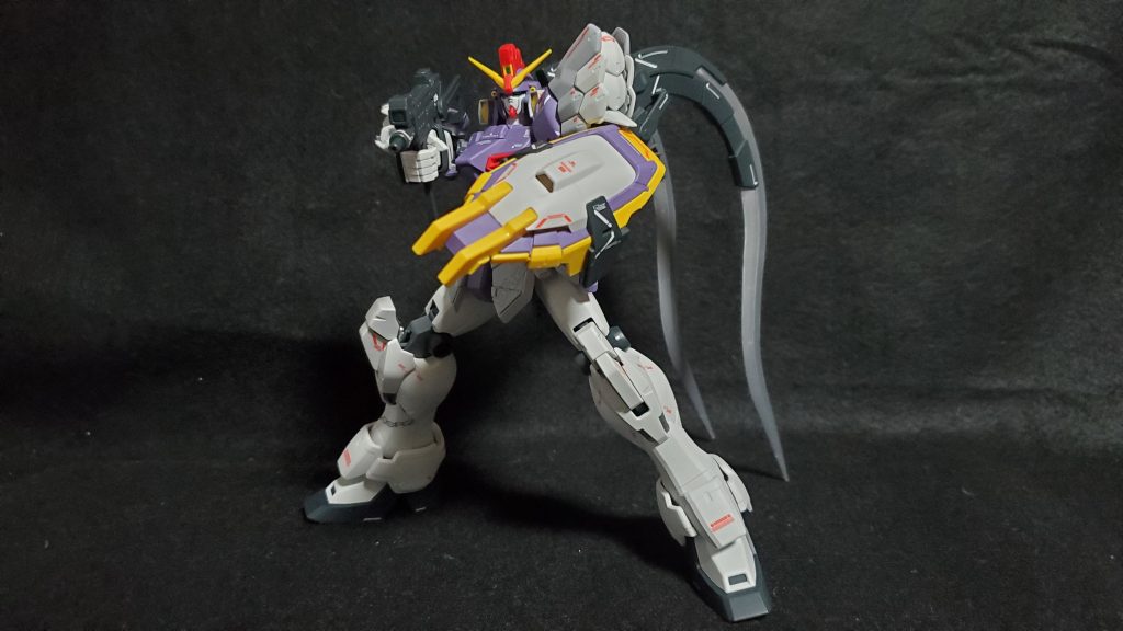 劇中には出なかったマシンガンとシールド。 