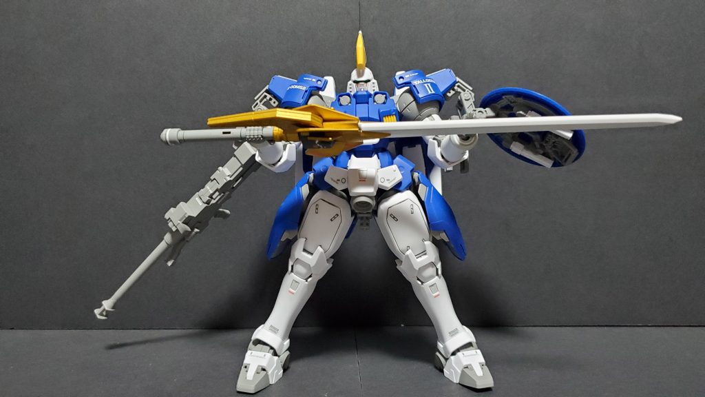 サーベルはゴールドとクリアーイエローで塗っています。