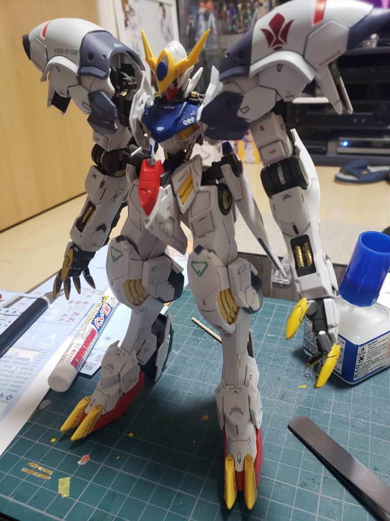 カラーリングやパーツやデカールのバランスをみながら完成しました。