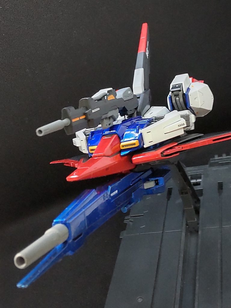 さすが変形させるのを考慮して設計したMG Ver.2.0、ウェイブライダー形態も美しいですね。