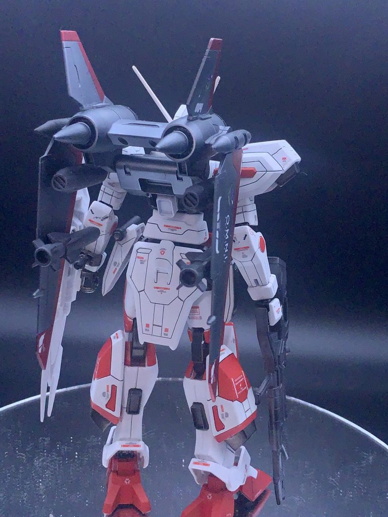 懸架されてるウェポン類はぶっちゃけ手抜きしました(ただバックパックはつや消しメタリック+一部キャンディが質感がよく、満足しています。