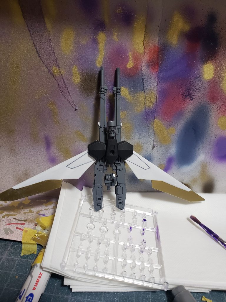 ミキシング素材は、RGウィングゼロとHGリヴランスヘブン、旧1/144デスサイズヘルカスタム。武装はツインバスターライフルに、ジャスティスナイト、シナンジュのパーツでミキシング。