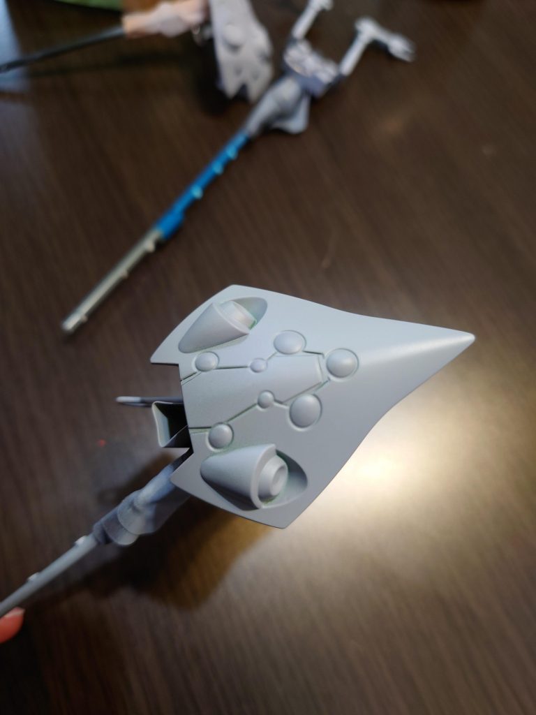 ノイエ・ジール–3枚目/制作者：バーバリー