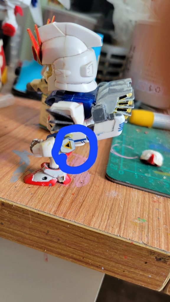 盾牌內部裝上磁石