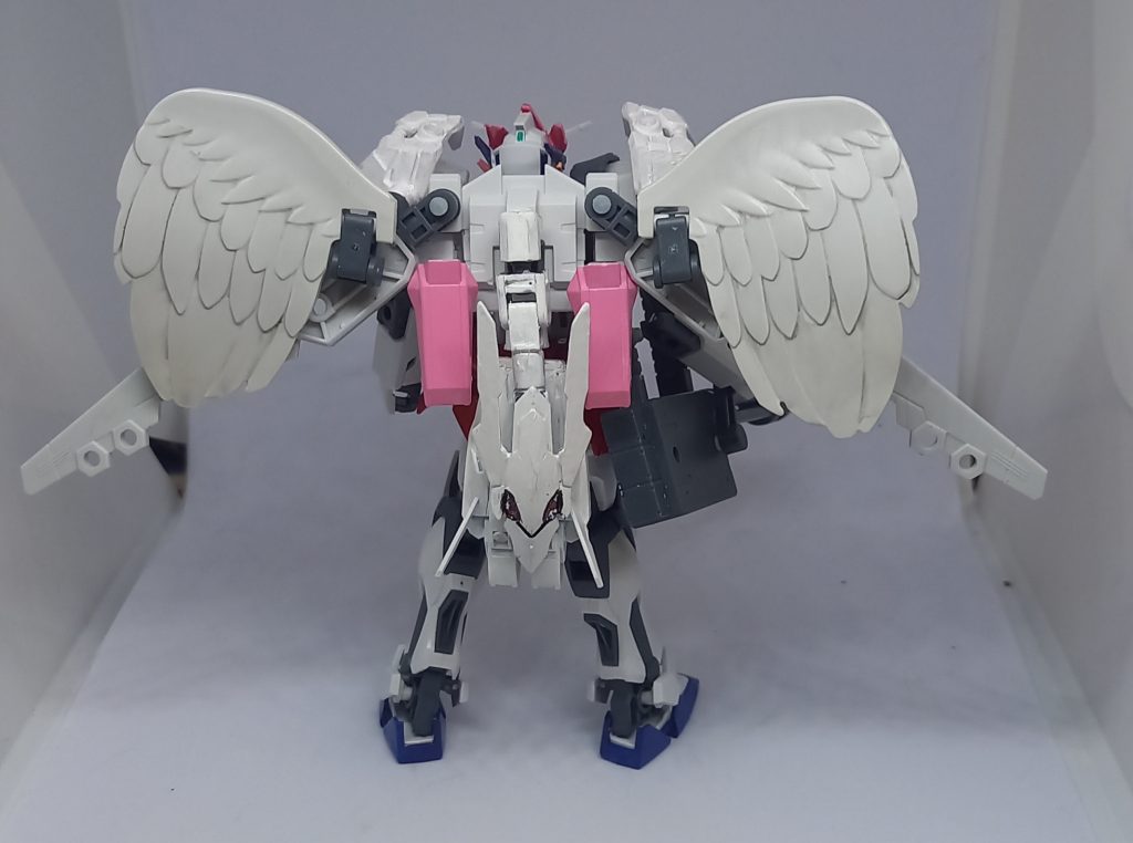 合体後の後ろ姿。【YUNO-MAL】の首が折りたたまれております(笑)