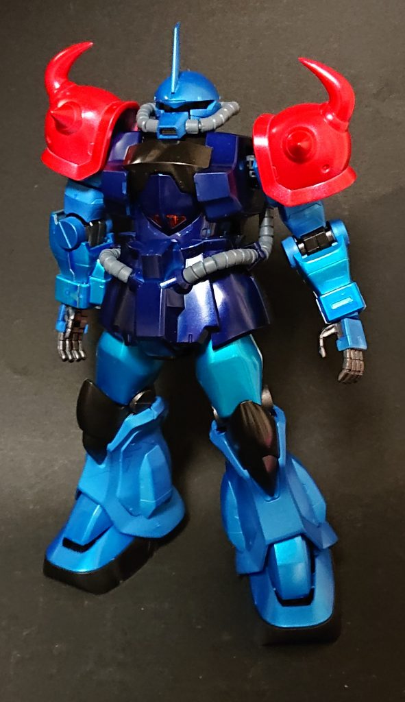 塗装後の仮組み。最初はギランギランでした。目の上の合わせ目消しは手を抜こうと思っていましたが、めちゃ目立ったので慌てて消しました。