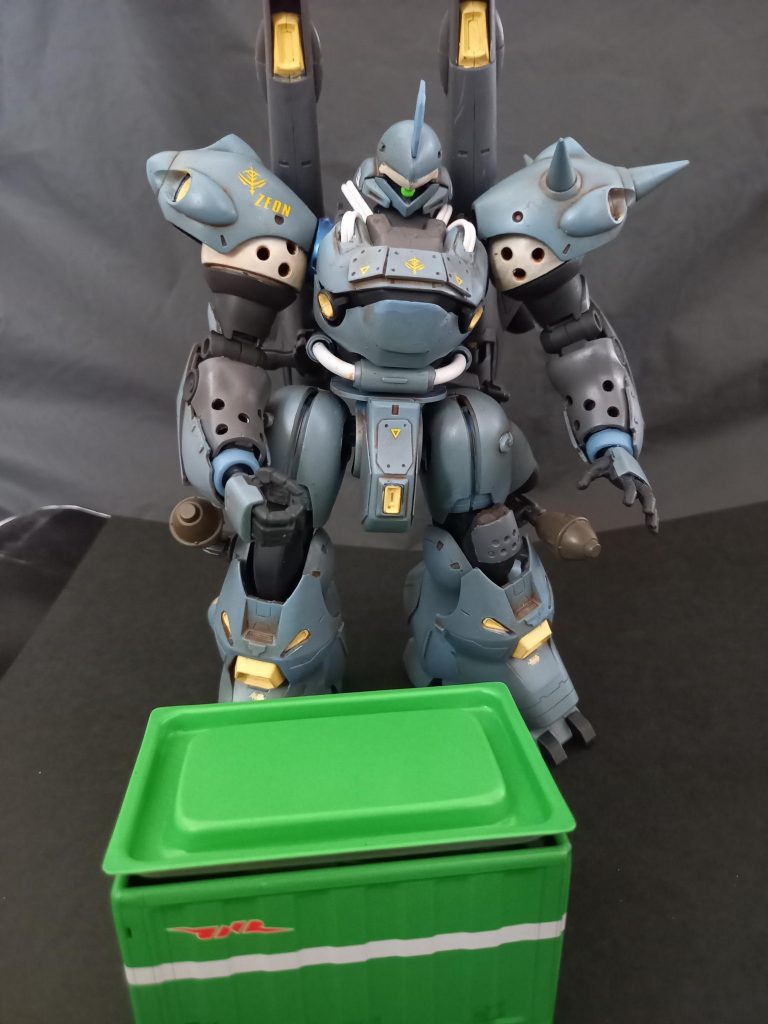 武器収納コンテナ