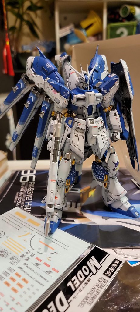 RG Hi-νガンダム–2枚目/制作者：Banyanestima