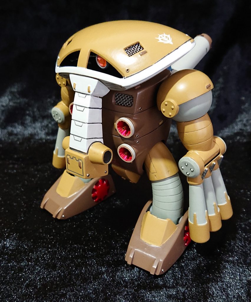 世間では足のジャバラ感が残念って言われますが、昔のメカと言えば、流行りなんです。今のメカにはないよきところ😍