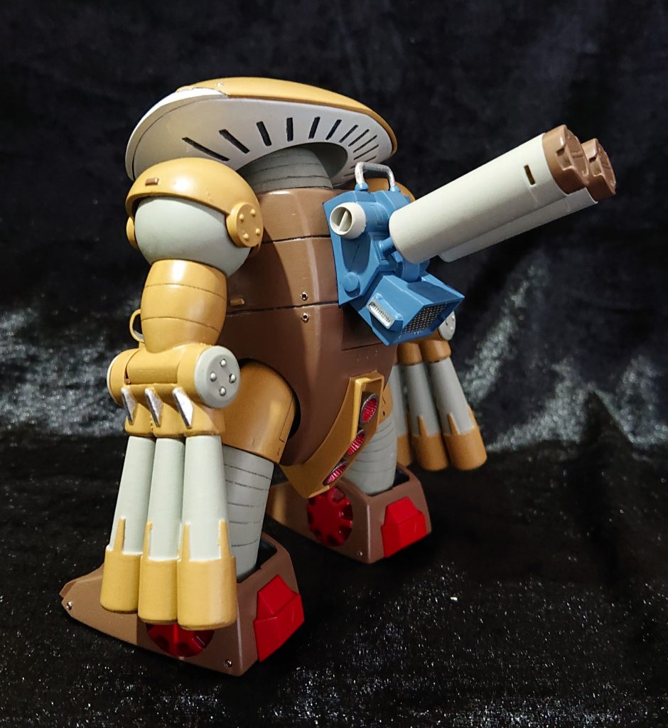 バックパックは動力パイプを削除してプロペラントタンクを設置、泳ぎが不得意なので持久力UP。