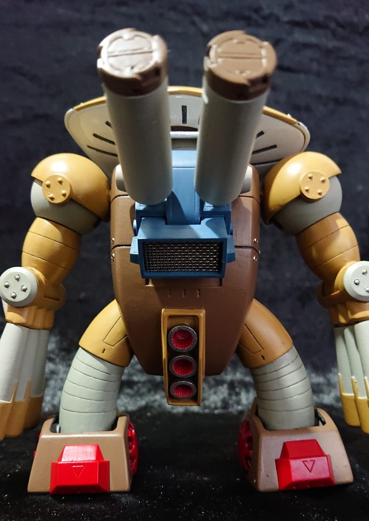 お尻にバーニアいっぱいあるから、バックパックの後ろにも金属メッシュを入れてみたらいい感じ😁