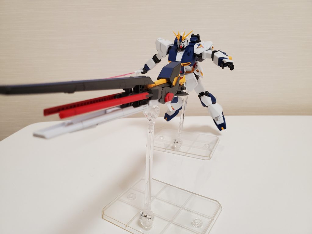 ファンネル射出！見にくいですが、νガンダムのサーベル刃はRGの物を使用してます。最近まで色々あって、ガンプラを作る事が出来なかったのですが、ボチボチ作っていこうと思います。