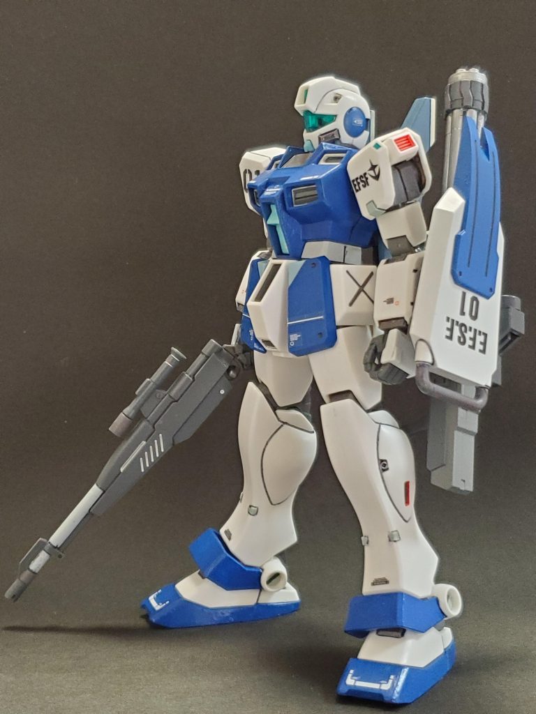 ジム・コマンドGSをベースに前掛け?とマニピュレーターはスナイパーIIから持ってきました🎵カラーリングはインディブルー🟦と成形色の白のツートーンで仕上げてます😊✨