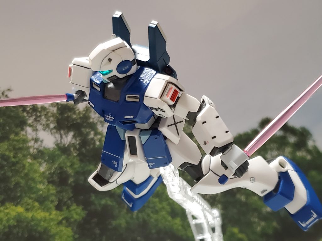 機体性能を活かした高速戦闘で『青い虎』との勝負に挑む❗両者一歩も譲らず激闘を繰り広げる💦