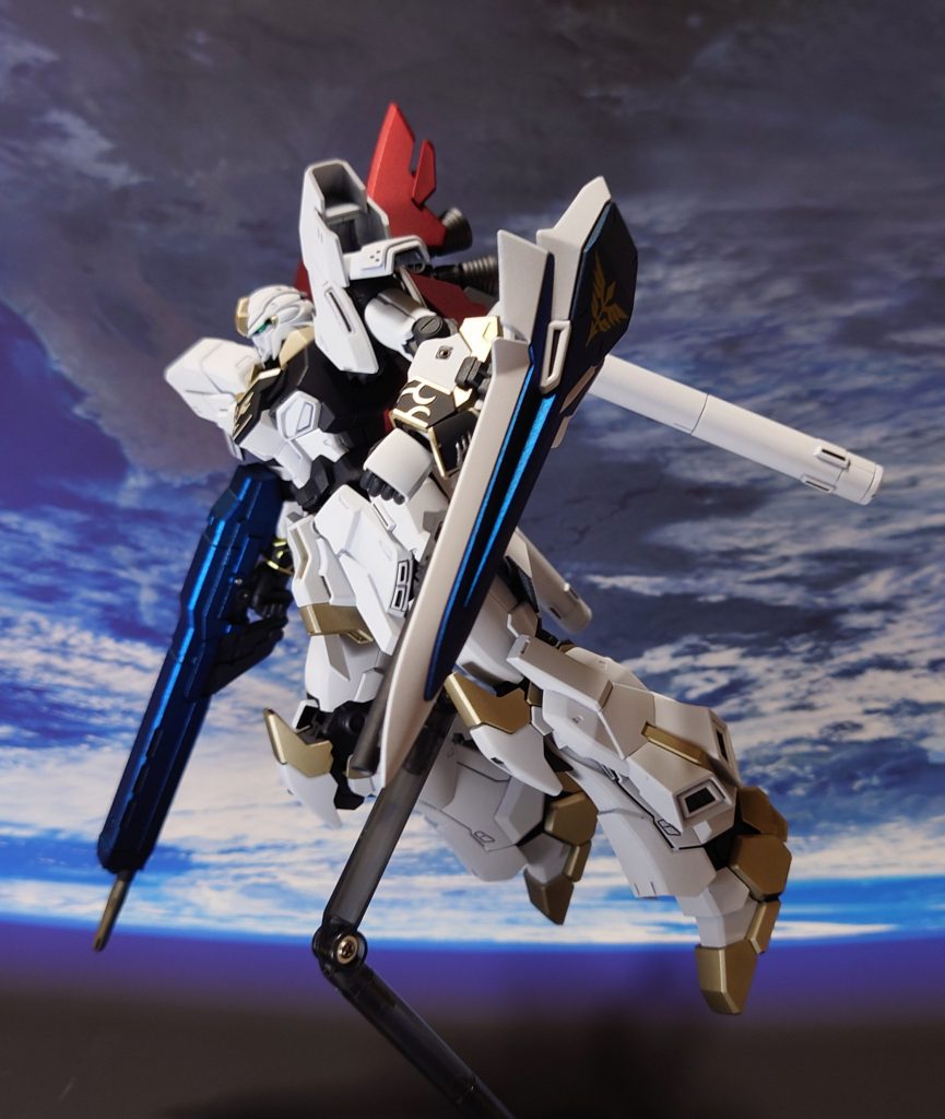 ナイト・オブ・セブン専用MS、出撃する。