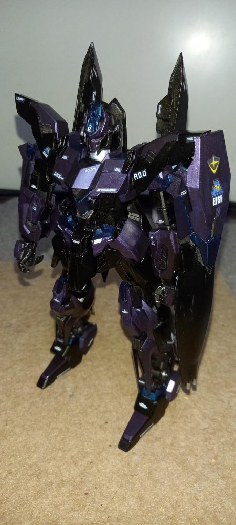 全体図差し色にダークブルー基本はブラックゴールドで割合少なめにダークパープル配色してあります