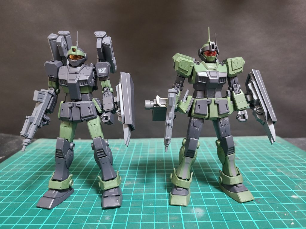 僚機のジムスナイパーカスタムと比較、あんま変わらない