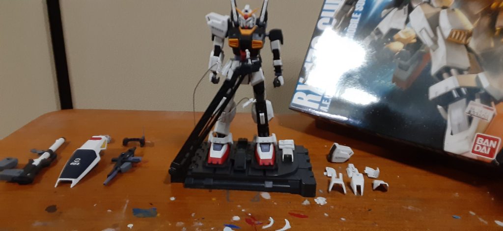 駐機デッキがせっかく付属するので整備中みたく。アストナージさんとカミーユの会話が聞こえてきそう。