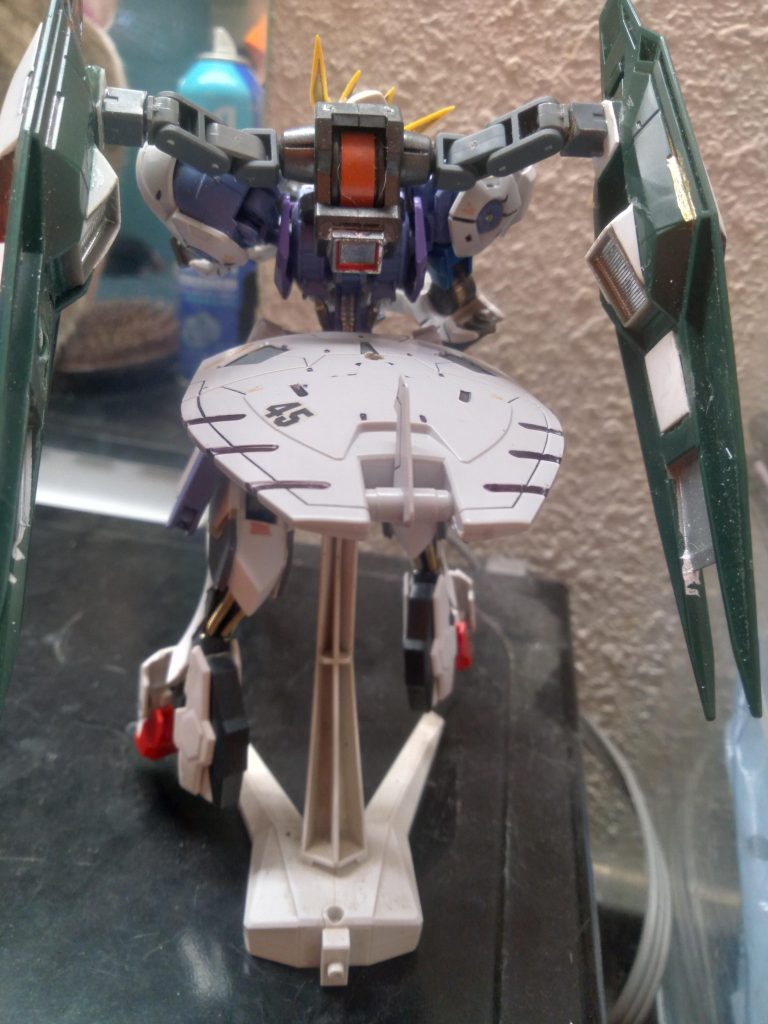 This is it's flight/mobility configuration. I made it using Vidar backpack. The reginlaze julia binders with wave thrusters. The arms are 30mm parts.