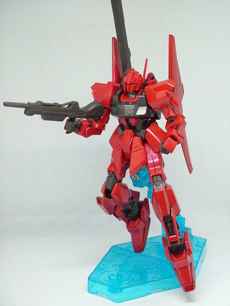 最初に塗装した時に冬場だったため、電気ストーブを点けて作業⇒ウィングバインダーが溶けたと言う逸話もあります(笑)。部品注文も長らく売り切れだったため、数カ月かかってようやく日の目を見ることとなりました。