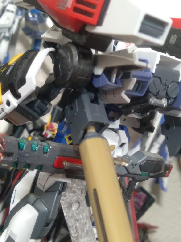 Kotobukiya parts are used to connect the tanks.