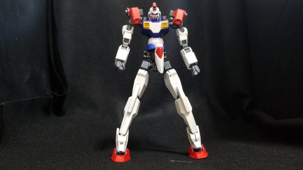 合体のベースとなる機体、グロリアスガンダム。各所にハードポイントを備えており、拡張性が高い。