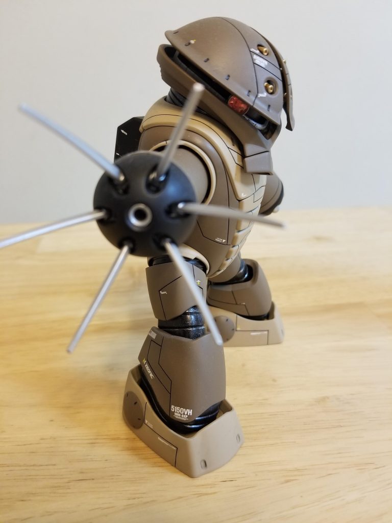 Hアイズの裏に100均のキラキラシールを貼って目立たせてます。