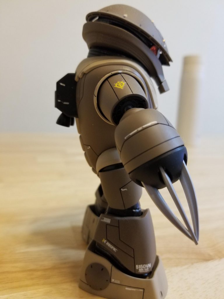 アイアンネイルもシルバーリーフで塗装。爪とぎ実施済み