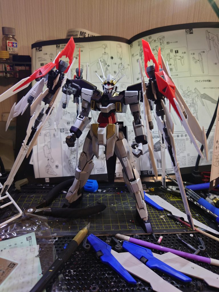 プロポーションの、確認中色々悩んでたりします。 私事ではありますが、プラモやり始めて丁度2年が過ぎました。一年ごとに何かしらMGのAGE2を作ると決めていまして、今回はそのver2になります。最後までお付き合いありがとうございました!!