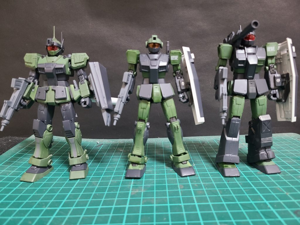 比較、右からジムスナイパーカスタムVH指揮官仕様、ジム、ジムキャノンVH