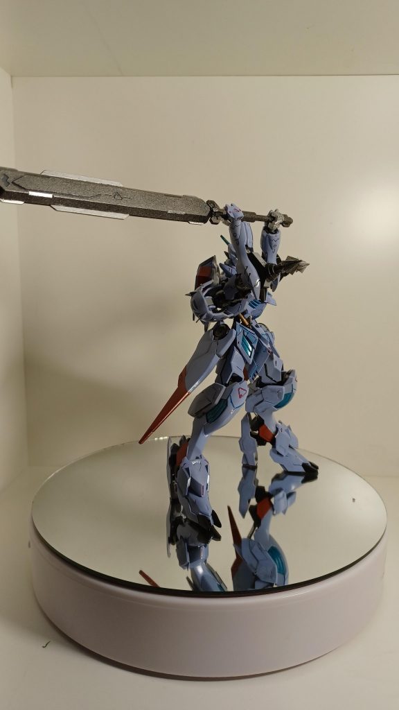 分かりにくい写真ですが、ソードメイスもディテールアップと、柄の長さを延長しています。