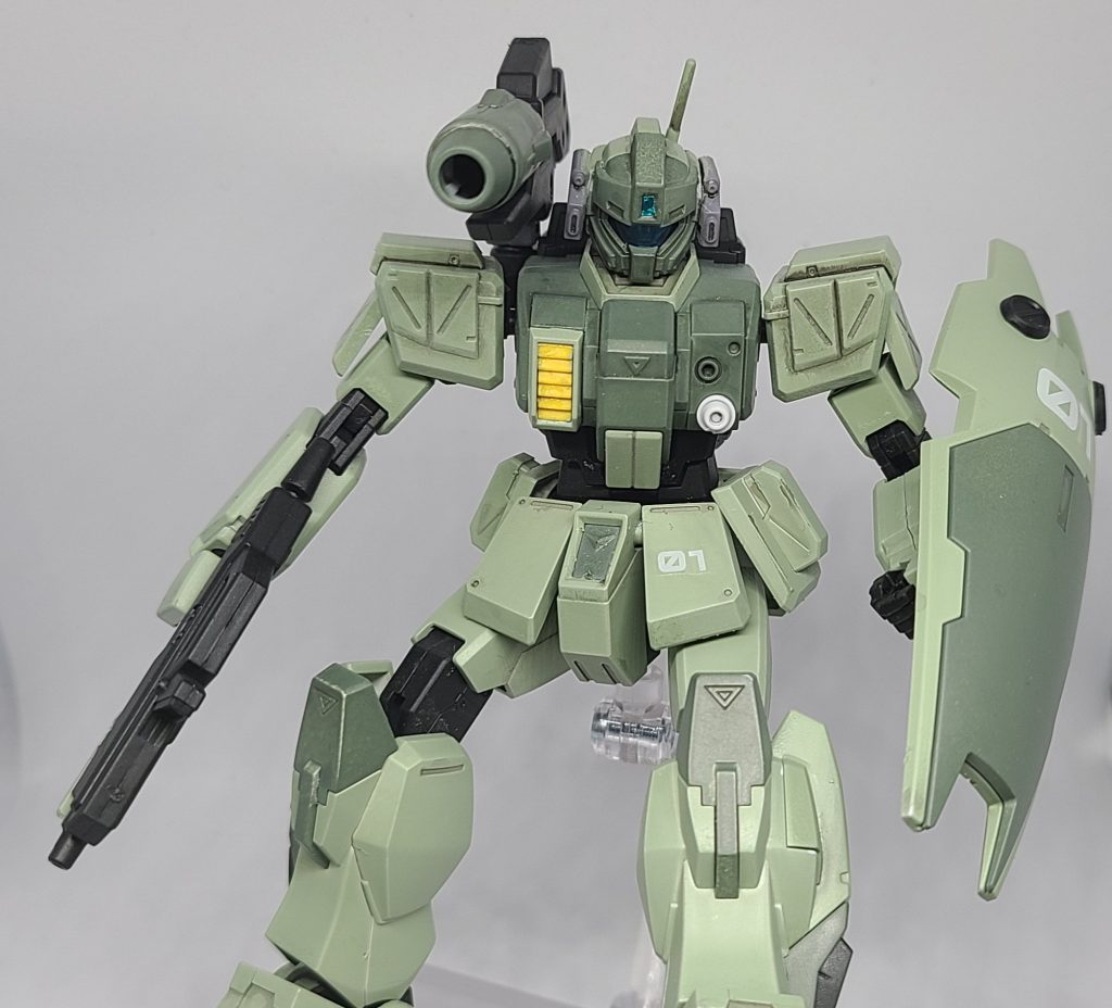 背部の大口径ビームキャノンは実は換装してガトリング砲に出来たりします