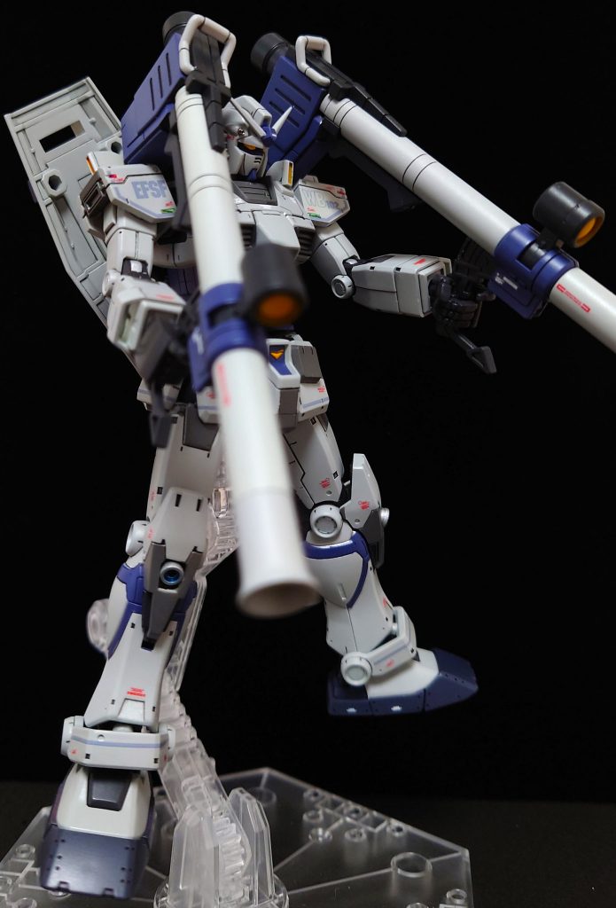 G-3ガンダムと言えばバズーカ両手持ち。随分前にORIGIN版ジムを作った際に余っていたもの使っています。