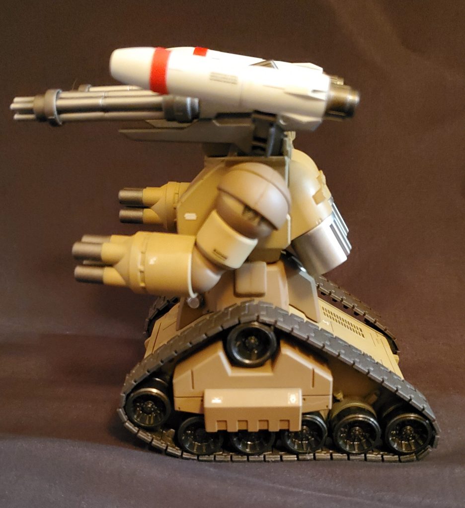 実際のところ、ミノフスキー濃度が低いエリアで索敵に引っ掛からずにミサイルの誘導がどの程度できるかはよく分からないんですけどねw