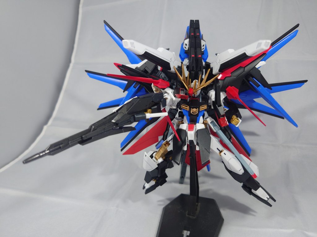 フレキシブルバレルビームライフルは高エネルギービームライフルの発展型。高出力モードへの切り替えが可能。