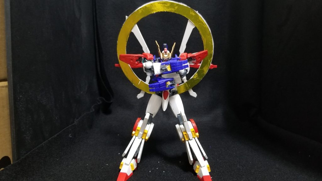 RGゴッドガンダム同様、腕を組むポーズをとらせることも可能。解説動画もよろしく!