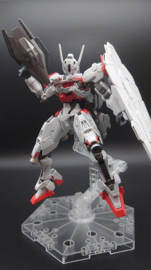 顎引いて首回したときに襟にあたって傷がついちゃいました。（泣）ジョイント部分マスキングせずに塗装したのでギチギチでポーズがとりづらい。やはりマスキングすべきなんでしょうか・・・