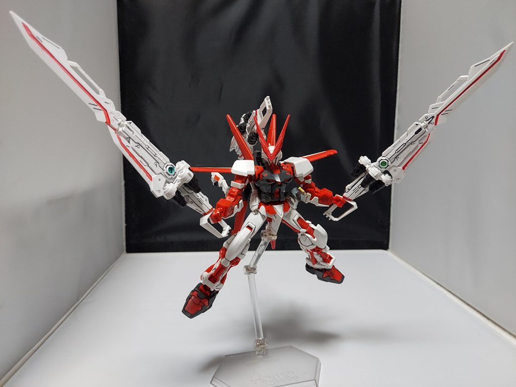 二刀流で✨刃部分外してナイフみたいにすることもできます✨塗装も結構中途半端なので申し訳ないですがうまい方々はもっとかっこよくなるんだろうなー塗装うまくなりたいものです・゜・(つД｀)・゜・