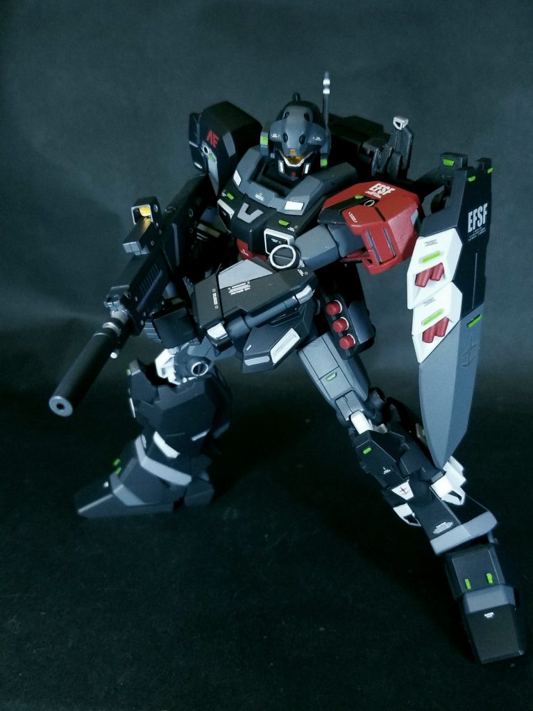 ライフルを構えてのポージング👍