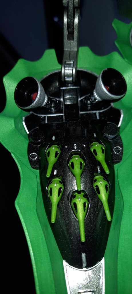 バインダー裏側ファンネルも色分け、銃口の開口してありますバーニアは思いの外出来よかったのでそのままです