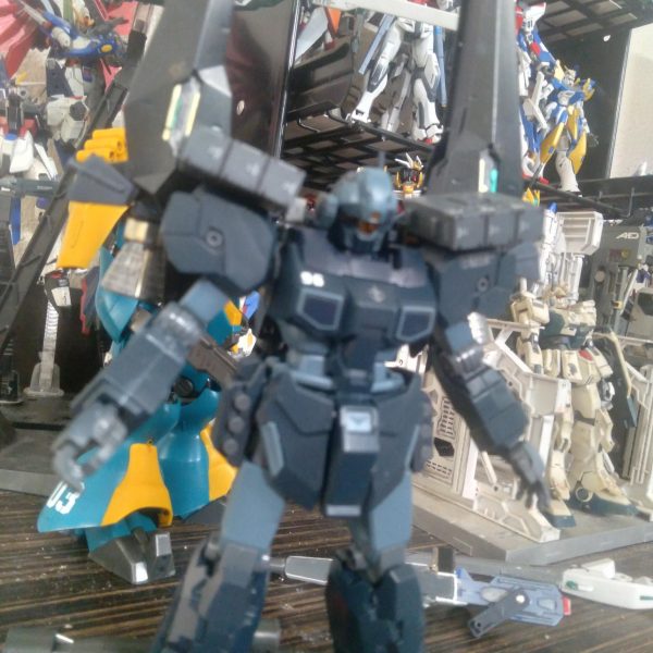 This is my RGM-96X Jesta. I am making it able to equip different types of weapons and equipment. First is the heavy weapon mode. Next, is the high mobility type mode（3枚目）