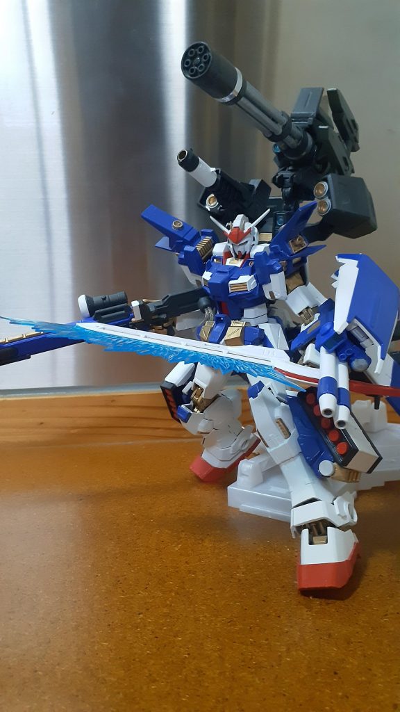 ミキシング作品に、一目惚れして何とか購入し、のんびり製作、超火力ストームブリンガーです。