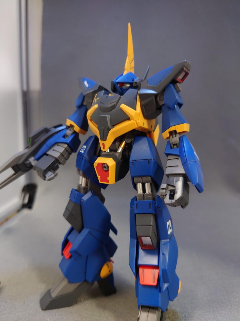 まずは素立ちから。今回はフル塗装はせずに部分塗装、スミ入れ、デカール少々、つや消しトップコートで仕上げています。