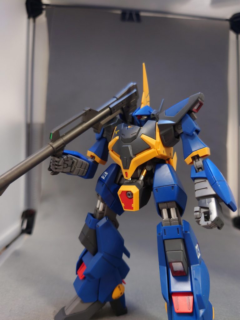 何気にリバイヴ版ガンダムMk-Ⅱのバズーカが無改造で持たせられるのはスゴイ。バックパックも互換性あるらしいし正に簡易量産機にふさわしい良キットだぁ······(恍惚)