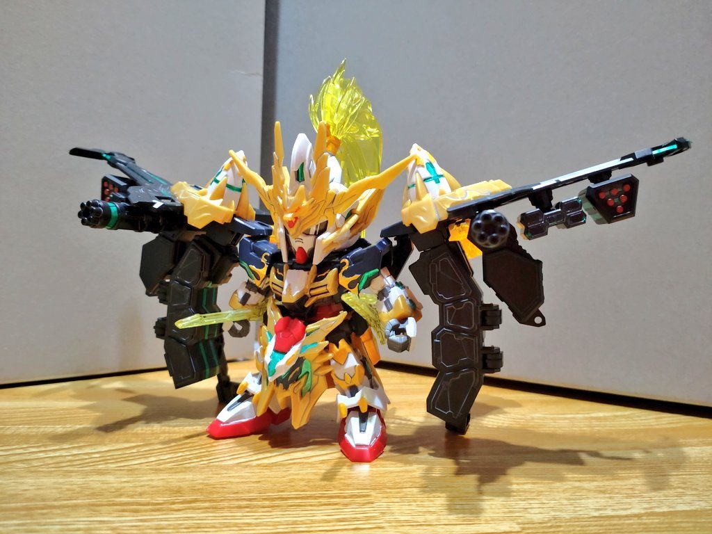 趙雲ダブルオーガンダム コマンドパッケージ追加装備でだいぶゴツくなったけど、ミサイルコンテナの裏から支柱が伸びてるので、だいぶ安定してるっス