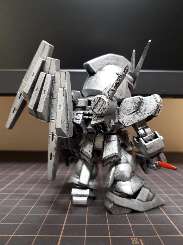 バックパックとかふくらはぎとかの肉抜き穴埋めや工作も、プラ板とエポキシパテでちょっとトライ。全然思い通りにいかないもんですねw